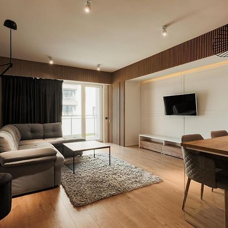 Nest Inn Stiletto Apartment คลูจ-นาโปกา ภายนอก รูปภาพ