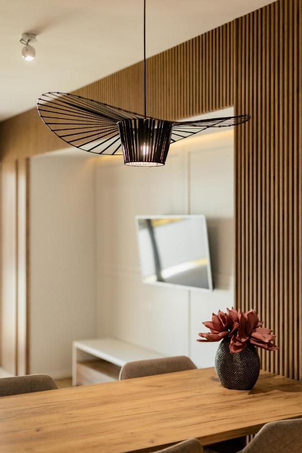 Nest Inn Stiletto Apartment คลูจ-นาโปกา ภายนอก รูปภาพ