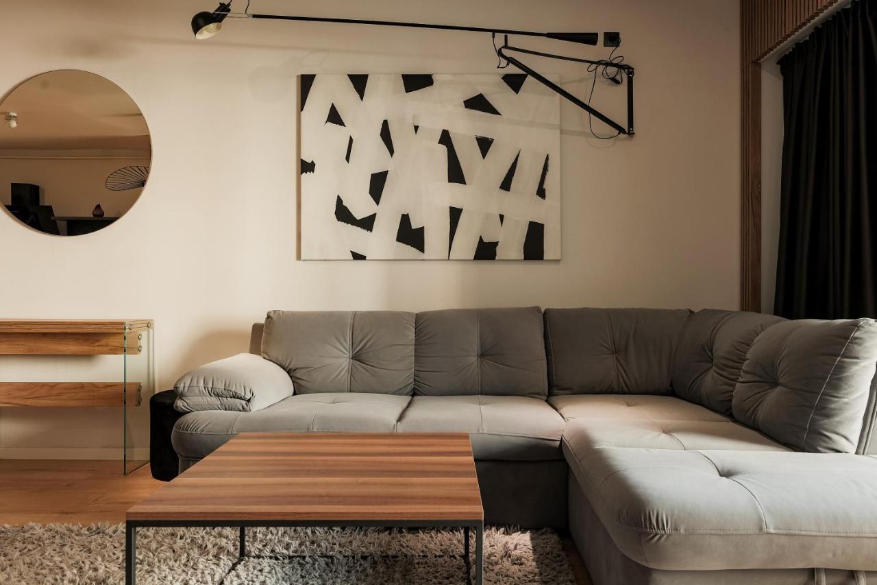 Nest Inn Stiletto Apartment คลูจ-นาโปกา ภายนอก รูปภาพ