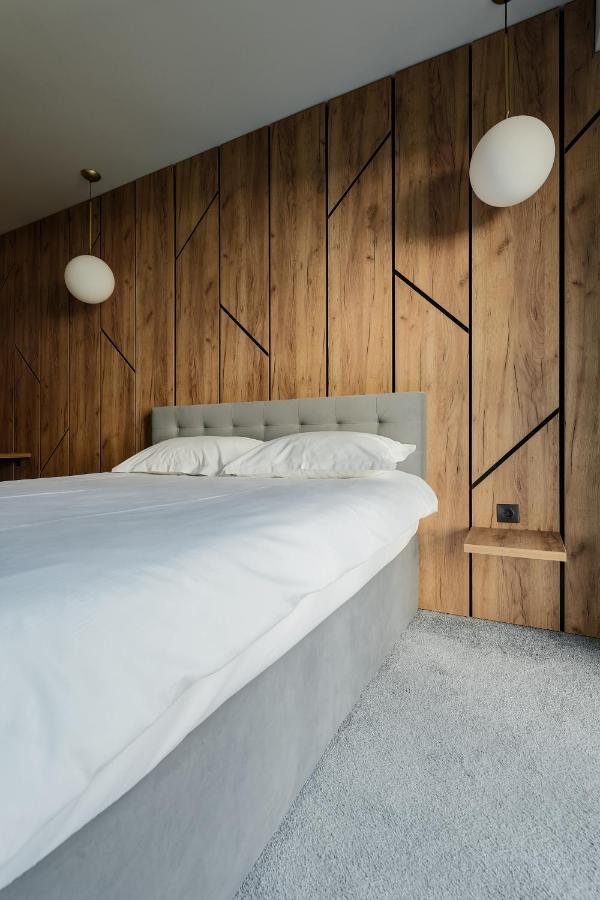 Nest Inn Stiletto Apartment คลูจ-นาโปกา ภายนอก รูปภาพ