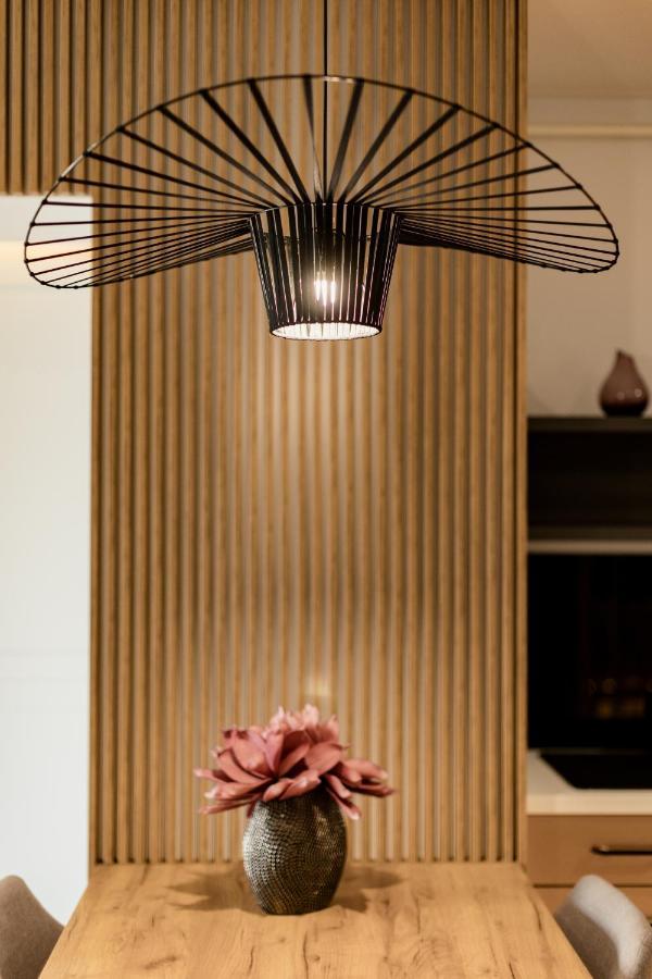 Nest Inn Stiletto Apartment คลูจ-นาโปกา ภายนอก รูปภาพ