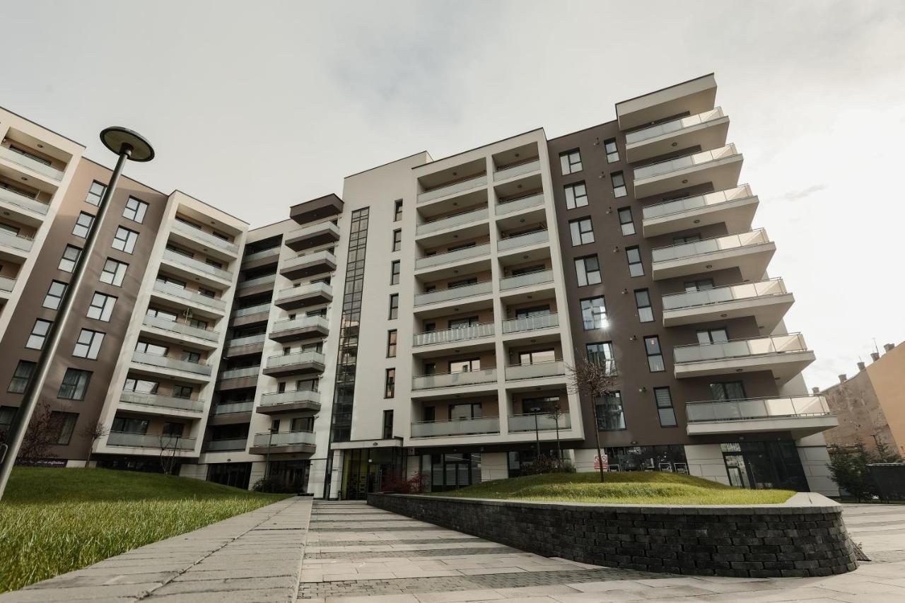 Nest Inn Stiletto Apartment คลูจ-นาโปกา ภายนอก รูปภาพ